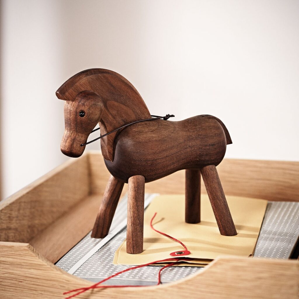 しあわせを運ぶ馬たちと、2026年の準備をはじめましょう！〈干支ポスト